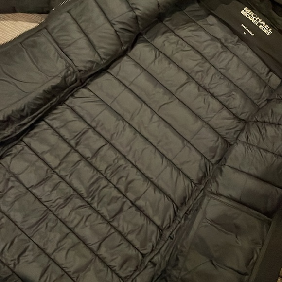 Michael Kors Packable puffer coat with hood - black - size small - Picture 8 of 8